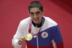 Олимпийский чемпион Батыргазиев завоевал пояс IBA